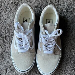 Vans Women's Sneakers - White and Cream